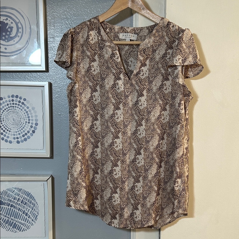 Hayden Los Angeles Women’s Tan Snake Print Short Sleeve Blouse Size S